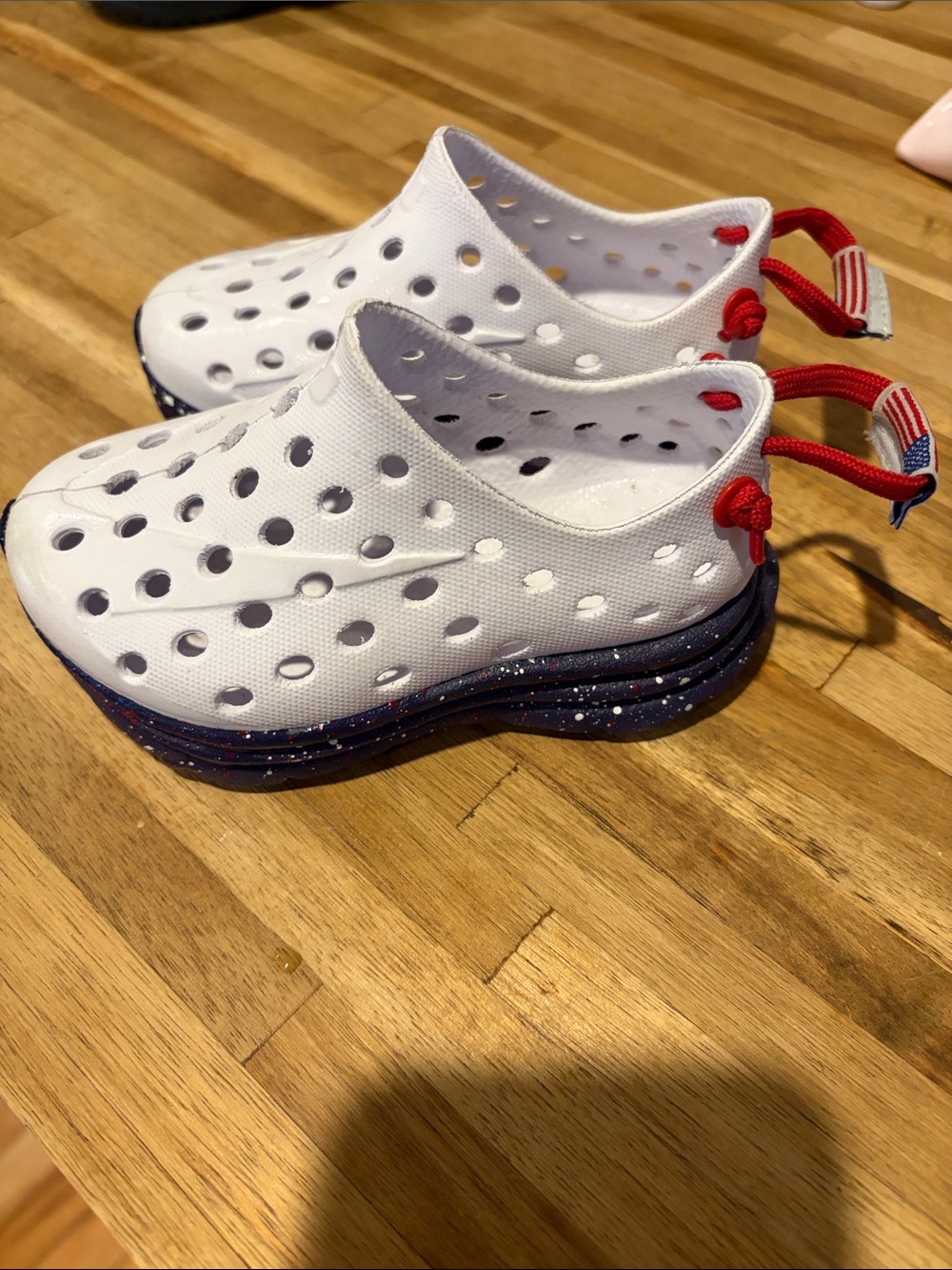Kanes Like New Size 7